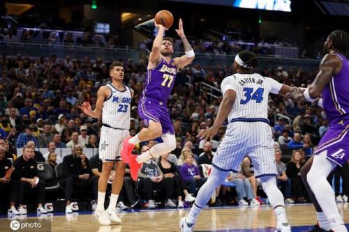 肯纳德三分绝杀！湖人擒魔术9连胜 东契奇33分老詹12分