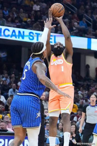 米切尔42分骑士击败魔术4连胜，哈登26分7助班凯罗36分6板5助