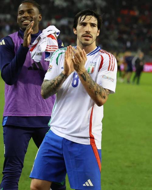 2-0!托纳利立大功,意大利完胜,杀入决赛,再赢一场=晋级世界杯