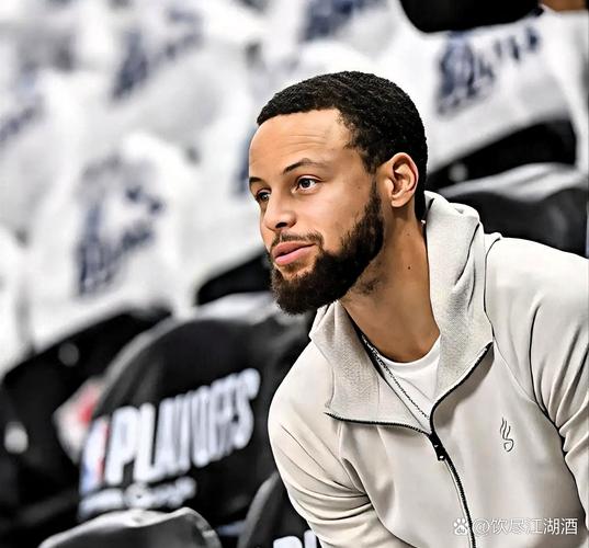 勇士官方：库里将参加5v5对抗训练下周复查 霍福德至少再休一周