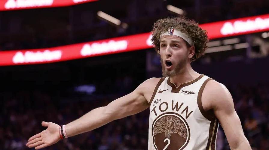 波神28+8勇士连续4季横扫奇才 桑托斯27分波杰姆斯基22+10+7