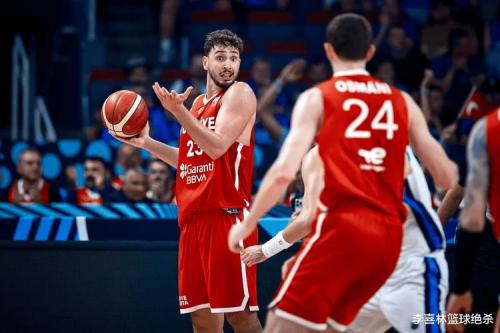 申京创5纪录被赞最具统治力之一！四战场均28+10+7 火箭真基石？